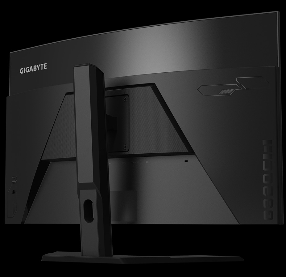G32QC A Gaming Monitor - Image 5