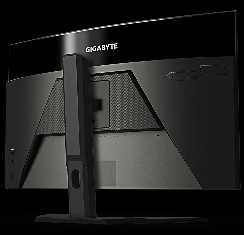 M32QC Gaming Monitor - Image 4